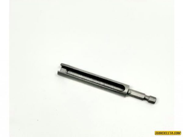 TUERCA HEXAGONAL 8MM CONDUCTOR RANURADO BI MAGURA 2702430