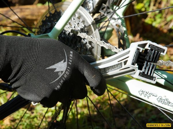 Guantes Protective Work Gloves, Universal Sizing White Lightning - Image 2