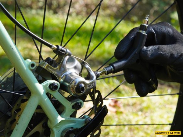 Herramienta PRO Quality 6 in 1 Bicycle Tool White Lightning - Image 3