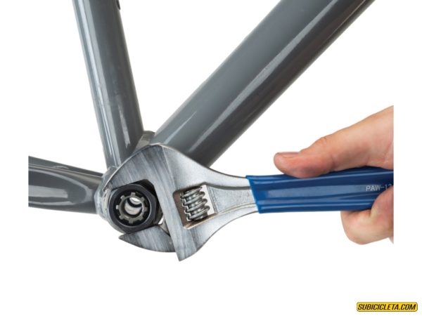 HERRAMIENTA DE PEDALIER 20 ESTRIAS 32mm PARK TOOL - Image 2