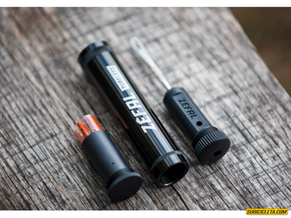 Kit de reparación para neumático tubeless. mechas + herramienta  4304 Zefal - Image 3