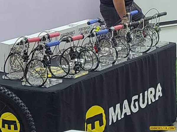 EXHIBIDOR DE ACRILICO / DISPLAY MT TRAIL MAGURA 2701834 - Image 2