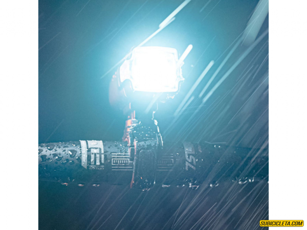 Luz delantera recargable de 200 lúmen F200 ZEFAL - Image 5